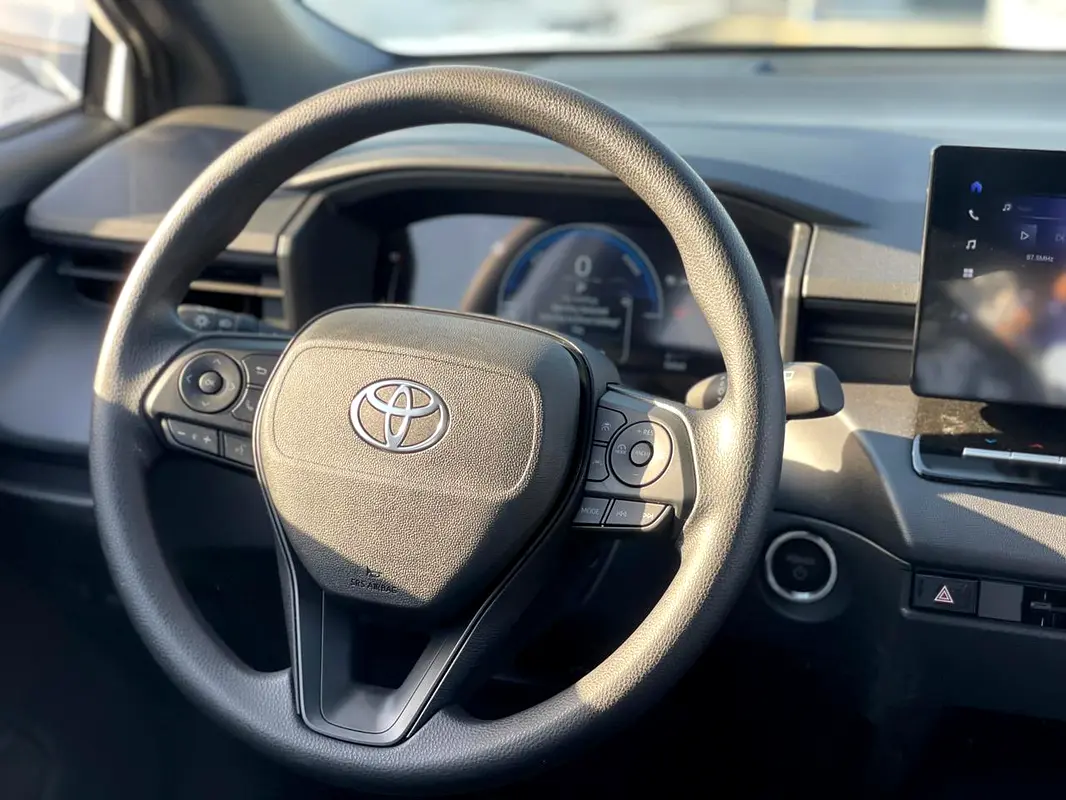 واردات Toyota Corolla Cross 2025 از دبی — منطقه آزاد کیش و قشم — خودرو Toyota — تصویر 13