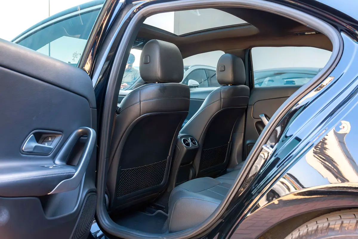 واردات Mercedes-Benz A Class 2019 از دبی — منطقه آزاد کیش و قشم — خودرو Mercedes-Benz — تصویر 15