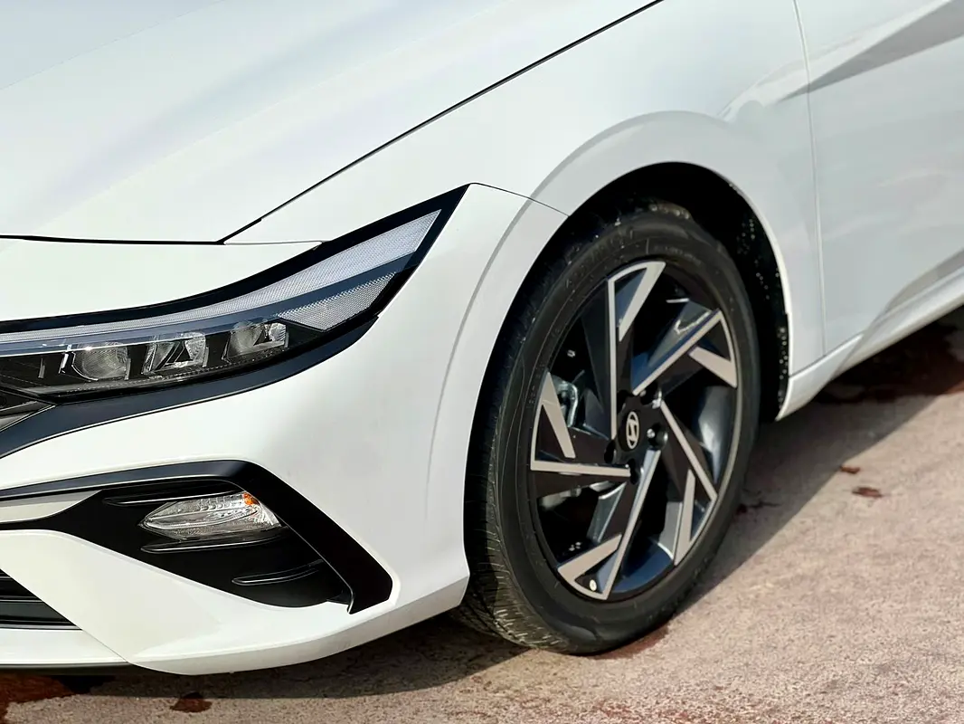 واردات Hyundai Elantra 2025 از دبی — منطقه آزاد کیش و قشم — خودرو Hyundai — تصویر 4