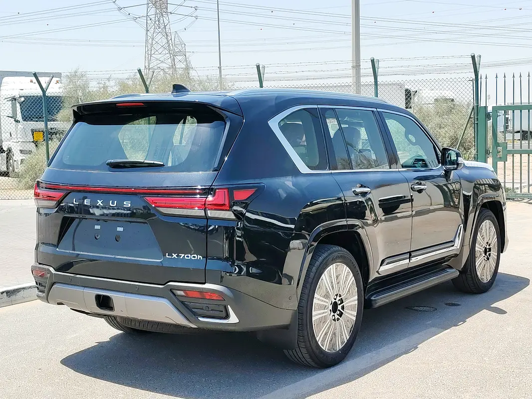 واردات Lexus LX Series 2026 از دبی — منطقه آزاد کیش و قشم — خودرو Lexus — تصویر 6