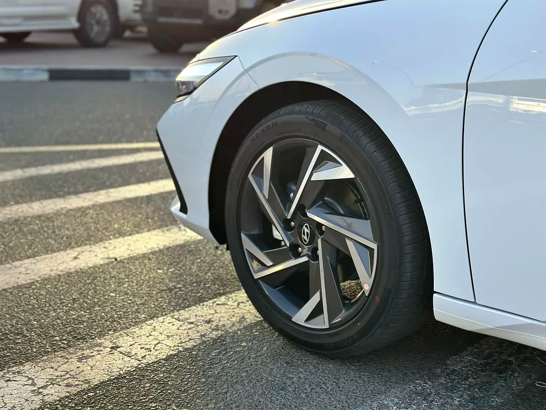 واردات Hyundai Elantra 2025 از دبی — منطقه آزاد کیش و قشم — خودرو Hyundai — تصویر 10