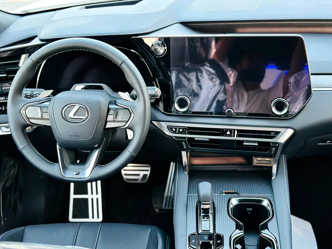 واردات Lexus RX Series 2025 از دبی — منطقه آزاد کیش و قشم — خودرو Lexus — تصویر 11