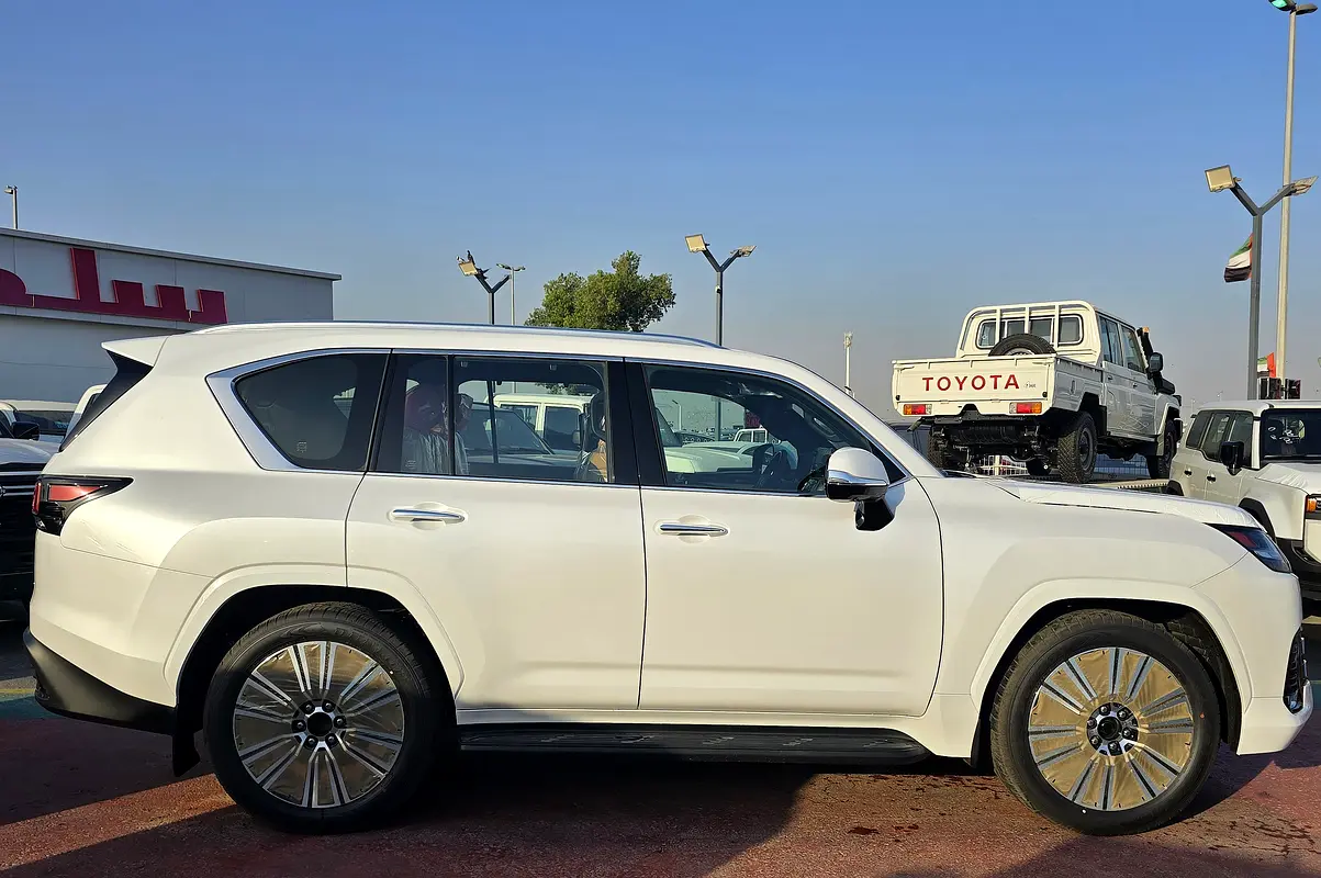 واردات Lexus LX Series 2026 از دبی — منطقه آزاد کیش و قشم — خودرو Lexus — تصویر 4