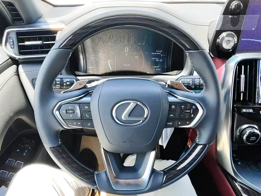 واردات Lexus LX Series 2026 از دبی — منطقه آزاد کیش و قشم — خودرو Lexus — تصویر 13