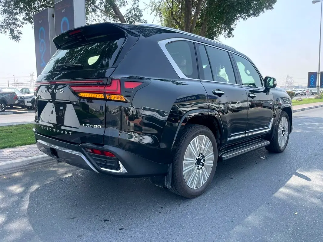 واردات Lexus LX Series 2026 از دبی — منطقه آزاد کیش و قشم — خودرو Lexus — تصویر 4