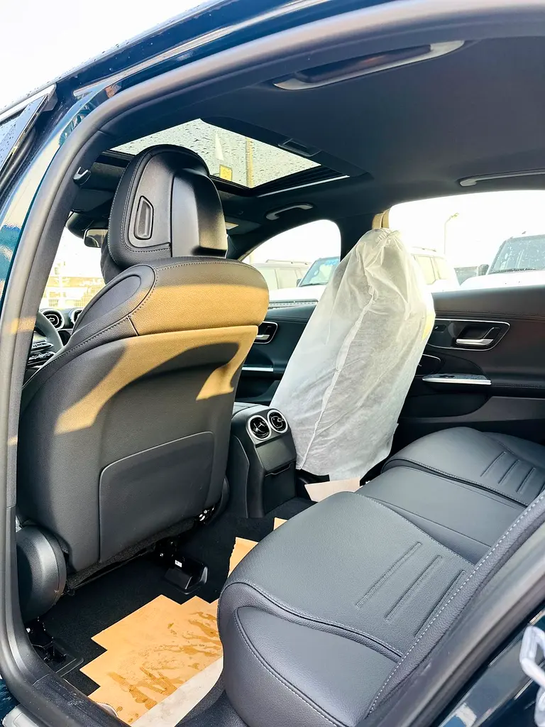 واردات Mercedes-Benz C Class 2025 از دبی — منطقه آزاد کیش و قشم — خودرو Mercedes-Benz — تصویر 13