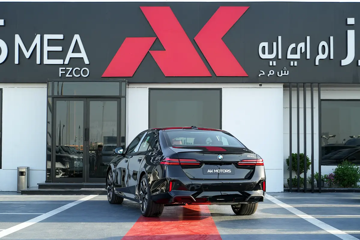 واردات BMW 5 Series 2027 از دبی — منطقه آزاد کیش و قشم — خودرو BMW — تصویر 6