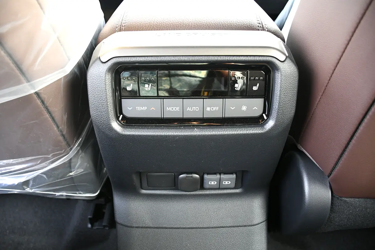واردات Toyota Prado 2026 از دبی — منطقه آزاد کیش و قشم — خودرو Toyota — تصویر 12