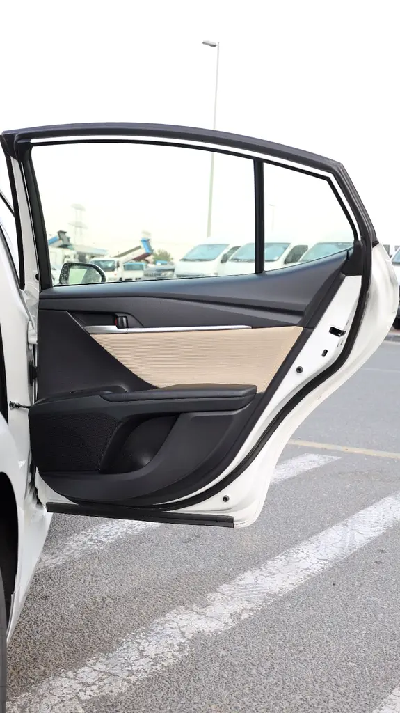 واردات Toyota Camry 2025 از دبی — منطقه آزاد کیش و قشم — خودرو Toyota — تصویر 16