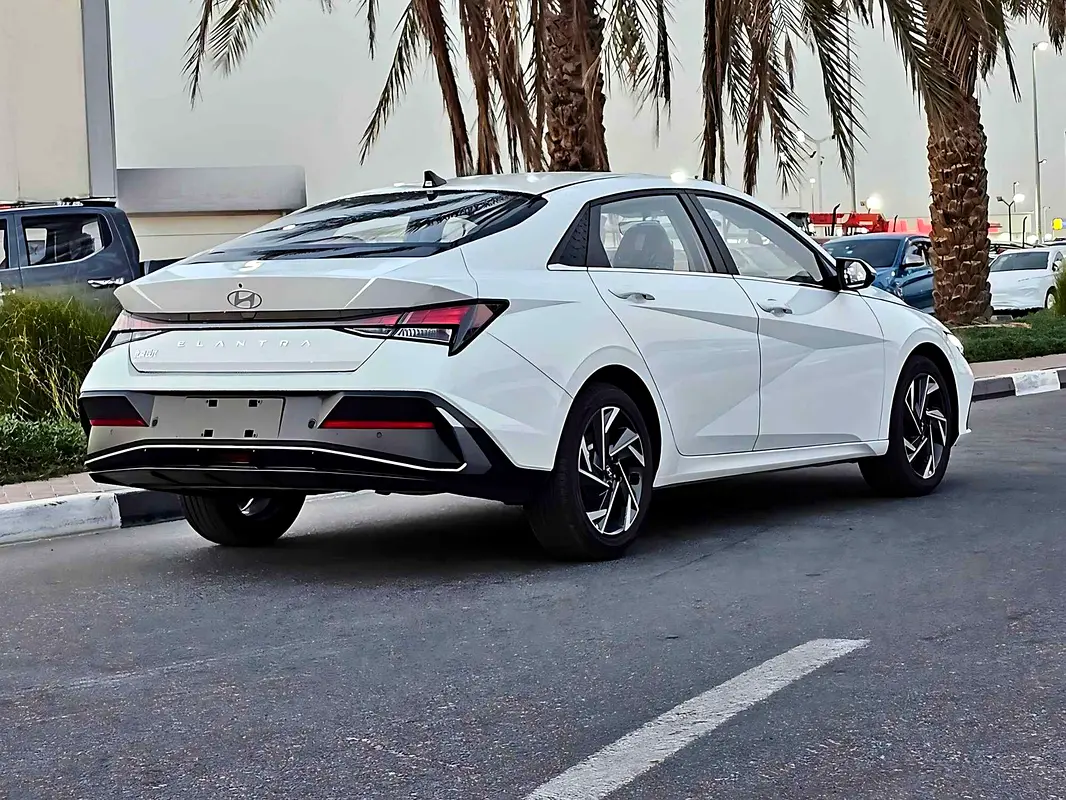 واردات Hyundai Elantra 2025 از دبی — منطقه آزاد کیش و قشم — خودرو Hyundai — تصویر 4