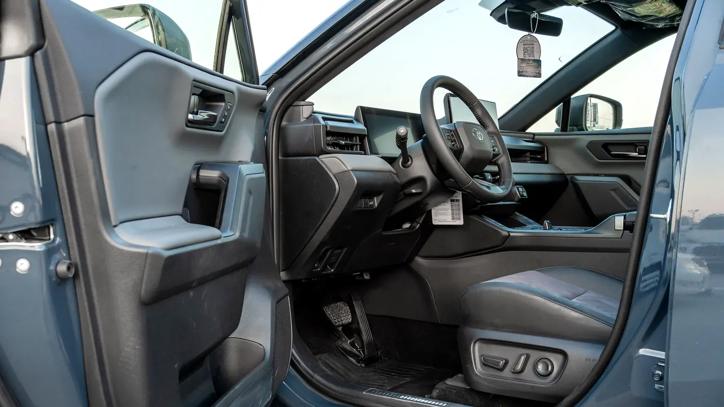 واردات Toyota RAV 4 2026 از دبی — منطقه آزاد کیش و قشم — خودرو Toyota — تصویر 9