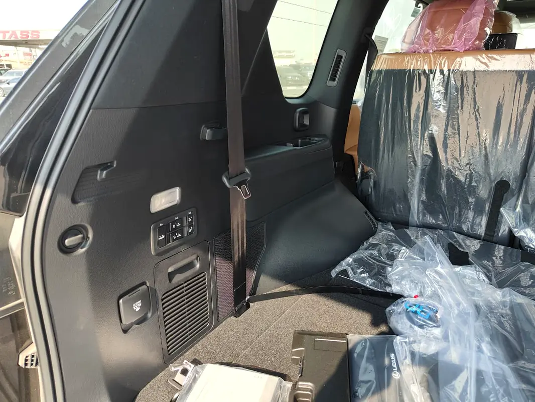 واردات Lexus LX Series 2026 از دبی — منطقه آزاد کیش و قشم — خودرو Lexus — تصویر 18