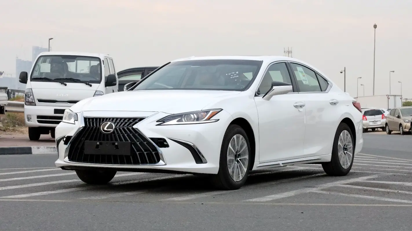 واردات Lexus ES Series 2025 از دبی — منطقه آزاد کیش و قشم — خودرو Lexus — تصویر 2