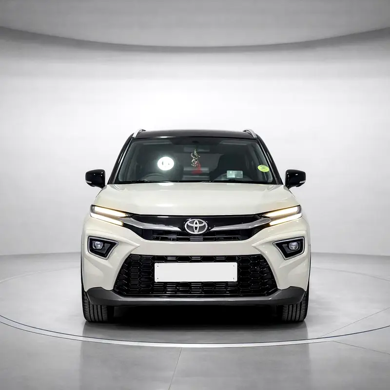 واردات Toyota Urban Cruiser 2025 از دبی — منطقه آزاد کیش و قشم — خودرو Toyota — تصویر 3