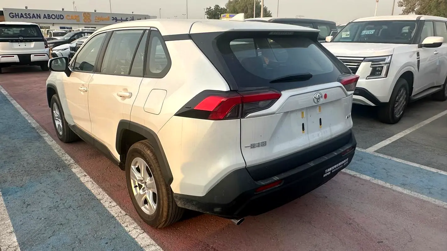 واردات Toyota RAV 4 2025 از دبی — منطقه آزاد کیش و قشم — خودرو Toyota — تصویر 4