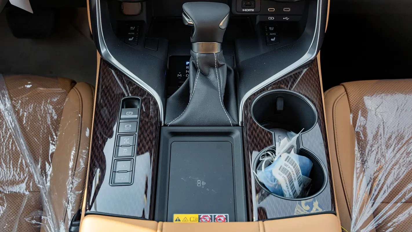 واردات Lexus LX Series 2026 از دبی — منطقه آزاد کیش و قشم — خودرو Lexus — تصویر 16