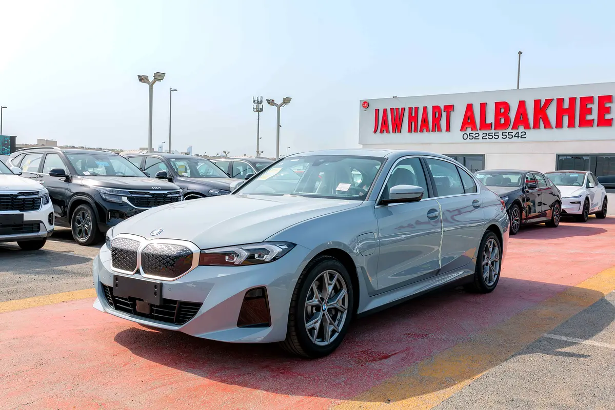 واردات BMW I3 2026 از دبی — منطقه آزاد کیش و قشم — خودرو BMW — تصویر 3