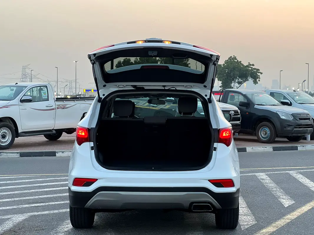 واردات Hyundai Santa FE 2018 از دبی — منطقه آزاد کیش و قشم — خودرو Hyundai — تصویر 7
