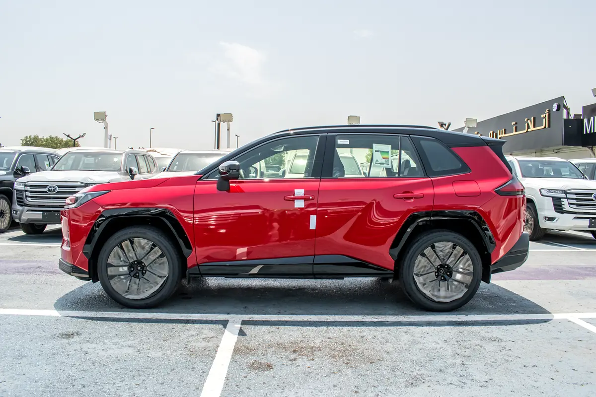 واردات Toyota RAV 4 2026 از دبی — منطقه آزاد کیش و قشم — خودرو Toyota — تصویر 2