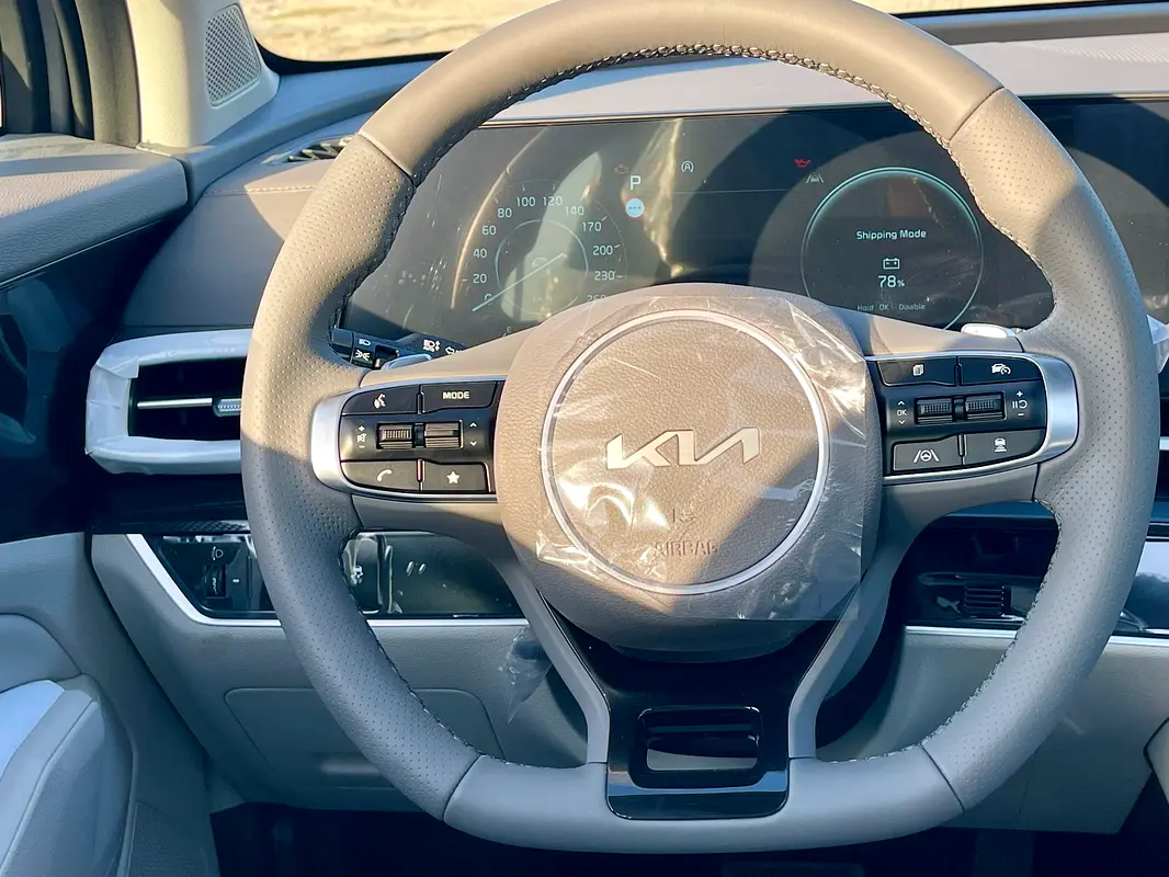 واردات Kia Sportage 2025 از دبی — منطقه آزاد کیش و قشم — خودرو Kia — تصویر 17