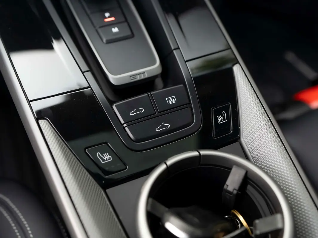 واردات Porsche 911 2025 از دبی — منطقه آزاد کیش و قشم — خودرو Porsche — تصویر 19