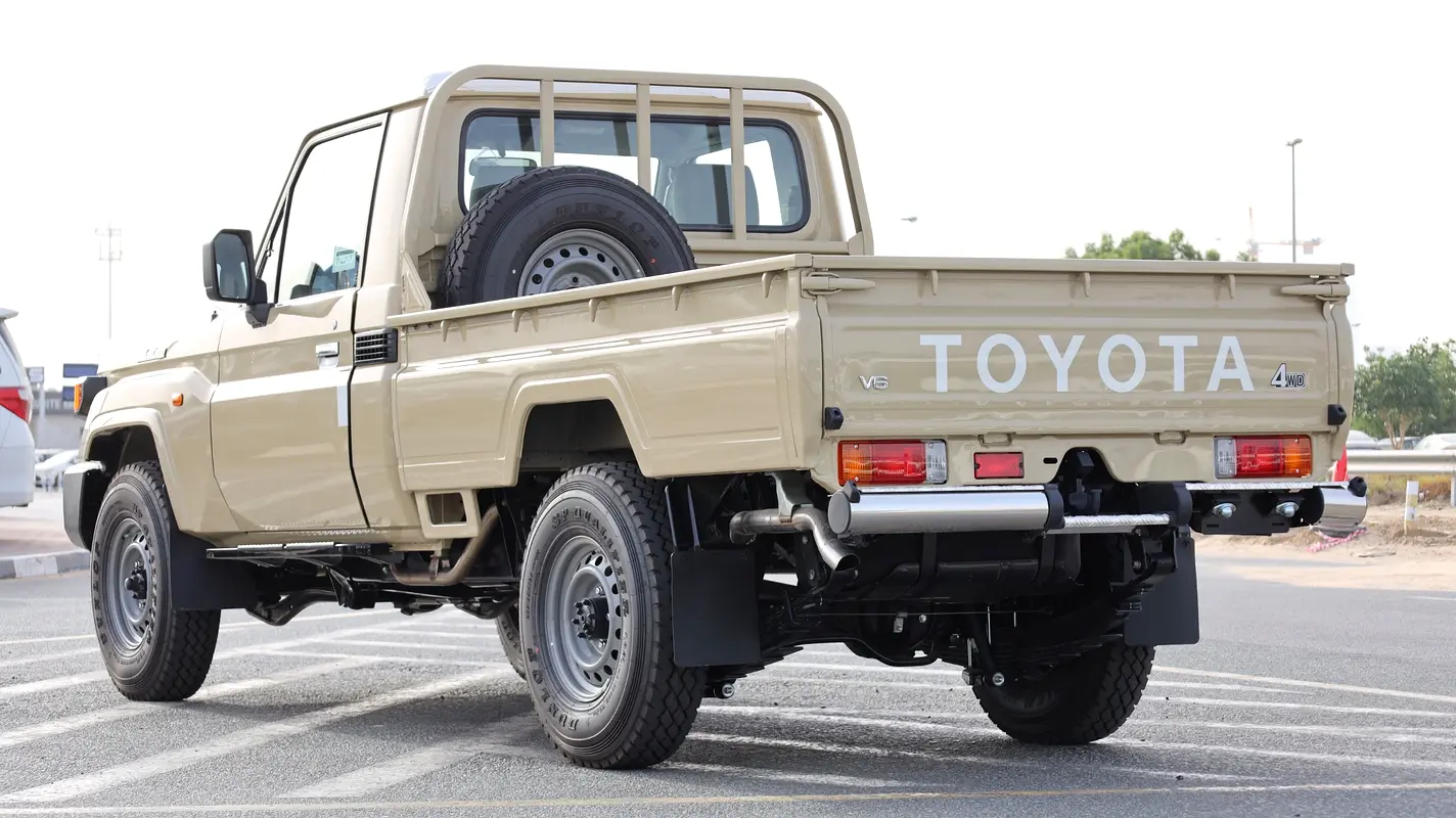 واردات Toyota Land Cruiser 70 Series 2026 از دبی — منطقه آزاد کیش و قشم — خودرو Toyota — تصویر 8