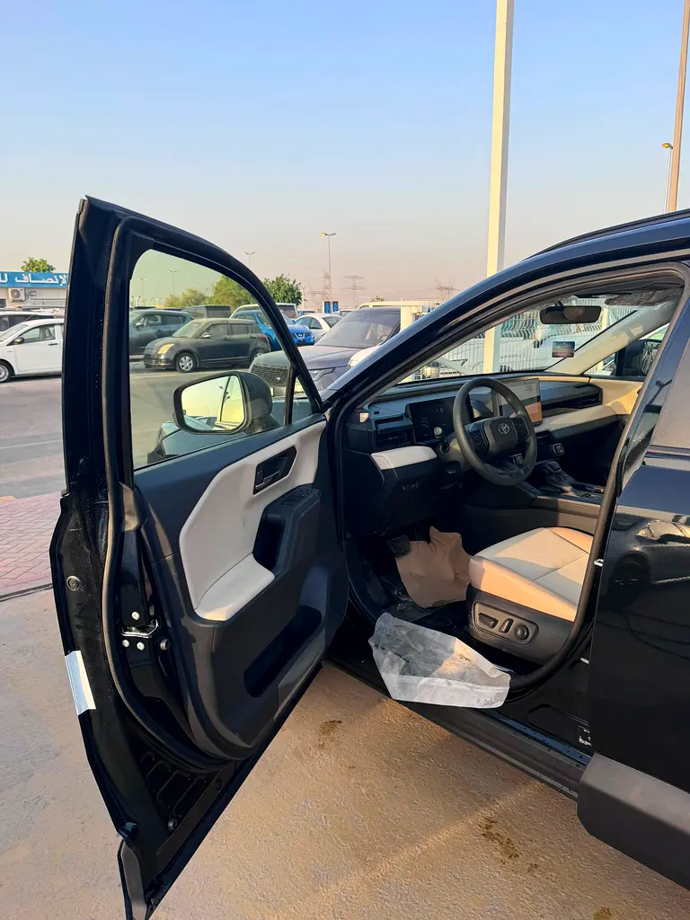 واردات Toyota RAV 4 2026 از دبی — منطقه آزاد کیش و قشم — خودرو Toyota — تصویر 8