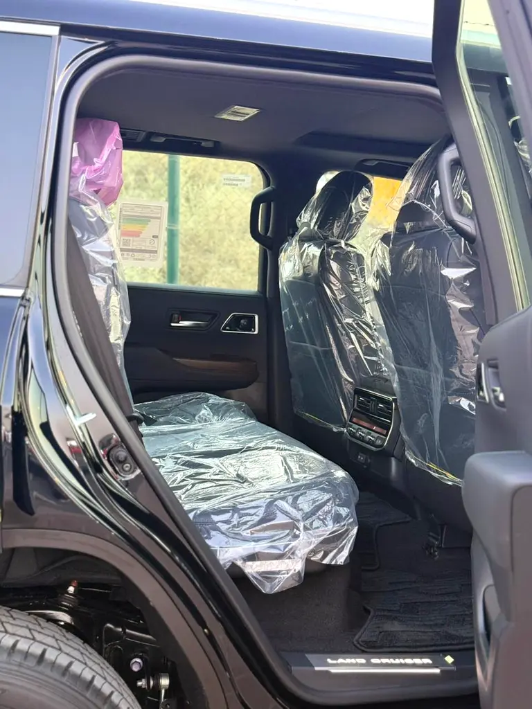 واردات Toyota Land Cruiser 2026 از دبی — منطقه آزاد کیش و قشم — خودرو Toyota — تصویر 13