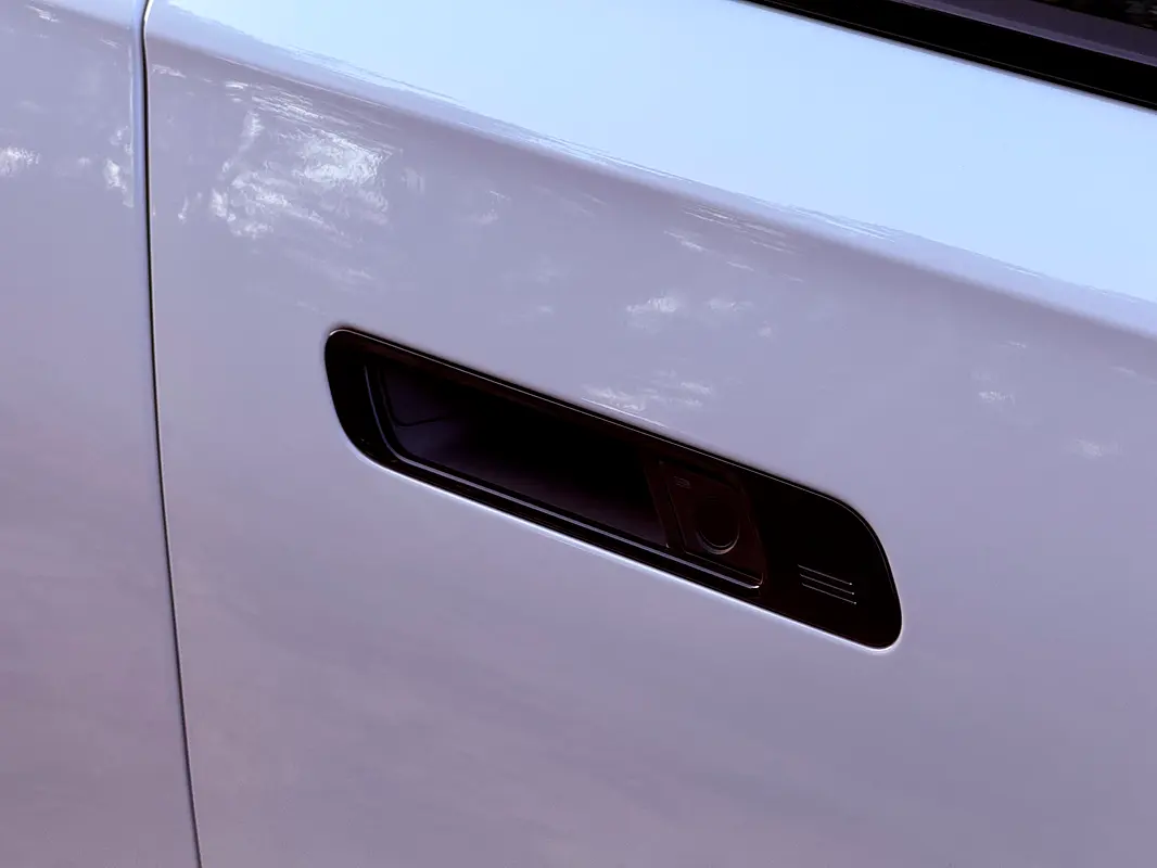واردات BMW 7 Series 2026 از دبی — منطقه آزاد کیش و قشم — خودرو BMW — تصویر 18