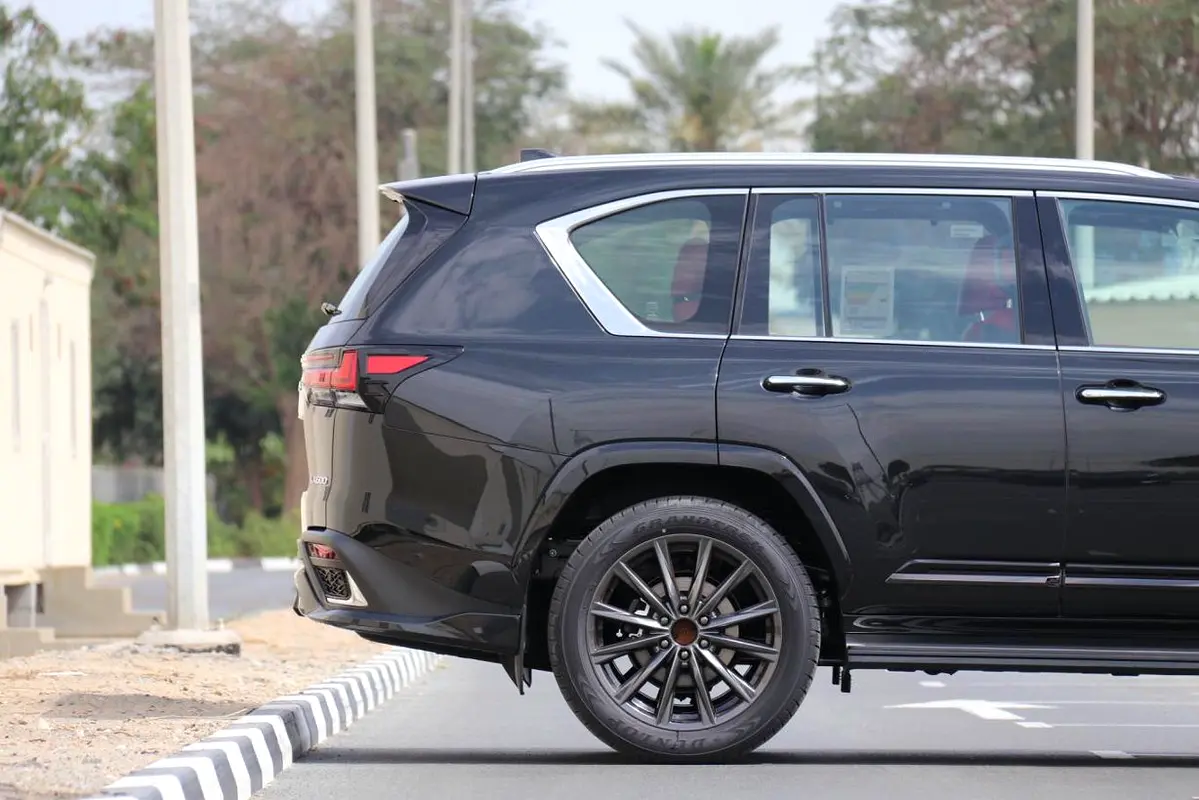 واردات Lexus LX Series 2026 از دبی — منطقه آزاد کیش و قشم — خودرو Lexus — تصویر 5