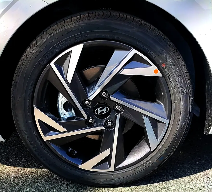 واردات Hyundai Elantra 2025 از دبی — منطقه آزاد کیش و قشم — خودرو Hyundai — تصویر 16