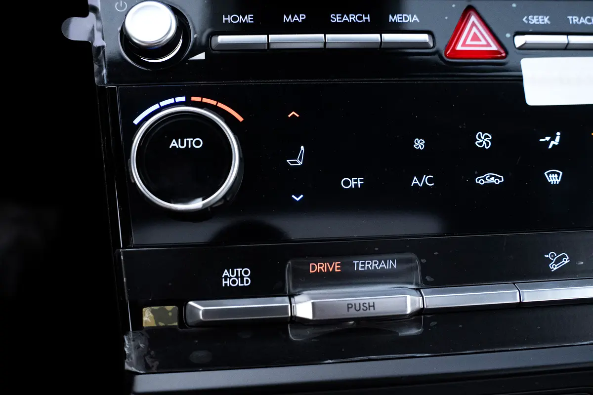 واردات Hyundai Santa FE 2024 از دبی — منطقه آزاد کیش و قشم — خودرو Hyundai — تصویر 16