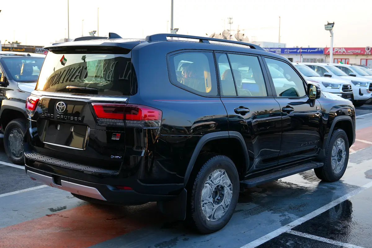 واردات Toyota Land Cruiser 2026 از دبی — منطقه آزاد کیش و قشم — خودرو Toyota — تصویر 5