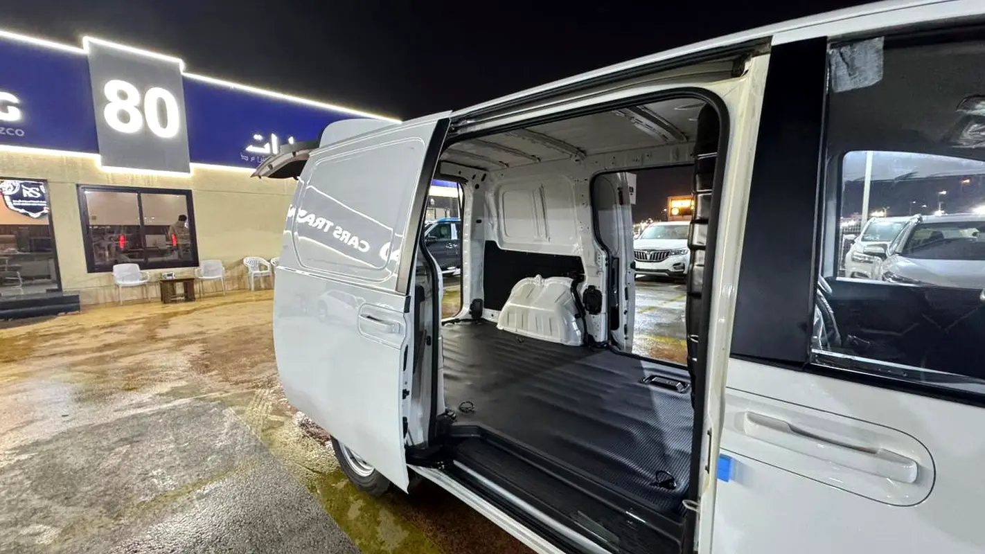 واردات Hyundai Staria 2025 از دبی — منطقه آزاد کیش و قشم — خودرو Hyundai — تصویر 11