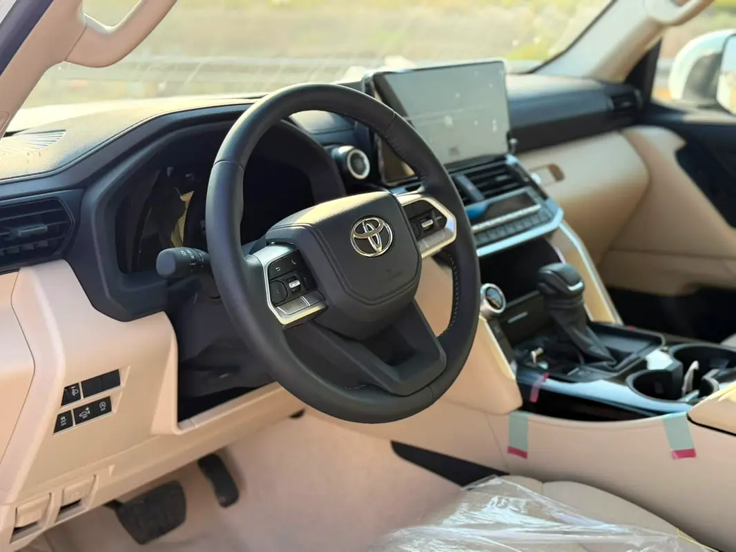 واردات Toyota Land Cruiser 2026 از دبی — منطقه آزاد کیش و قشم — خودرو Toyota — تصویر 14