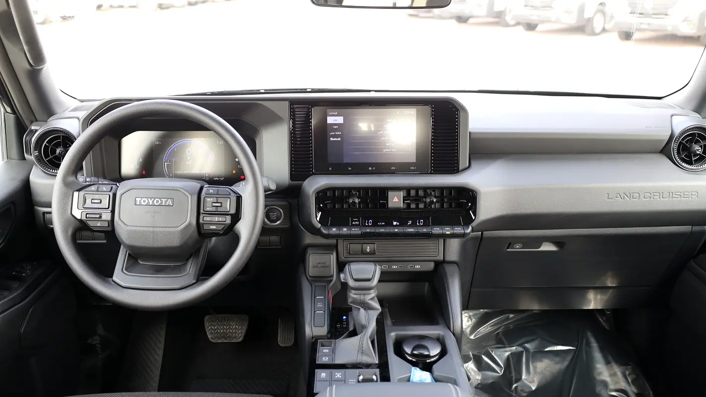 واردات Toyota Prado 2026 از دبی — منطقه آزاد کیش و قشم — خودرو Toyota — تصویر 16