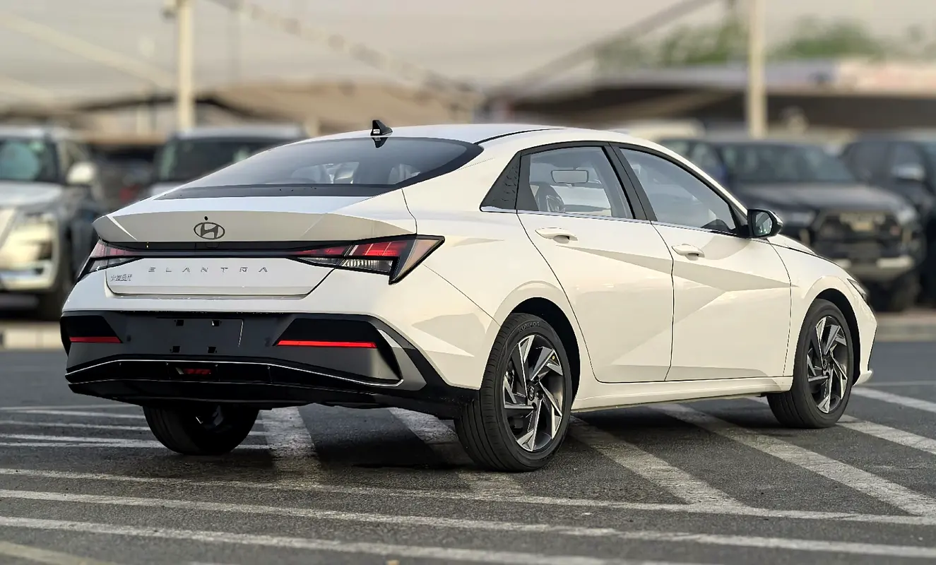 واردات Hyundai Elantra 2025 از دبی — منطقه آزاد کیش و قشم — خودرو Hyundai — تصویر 17