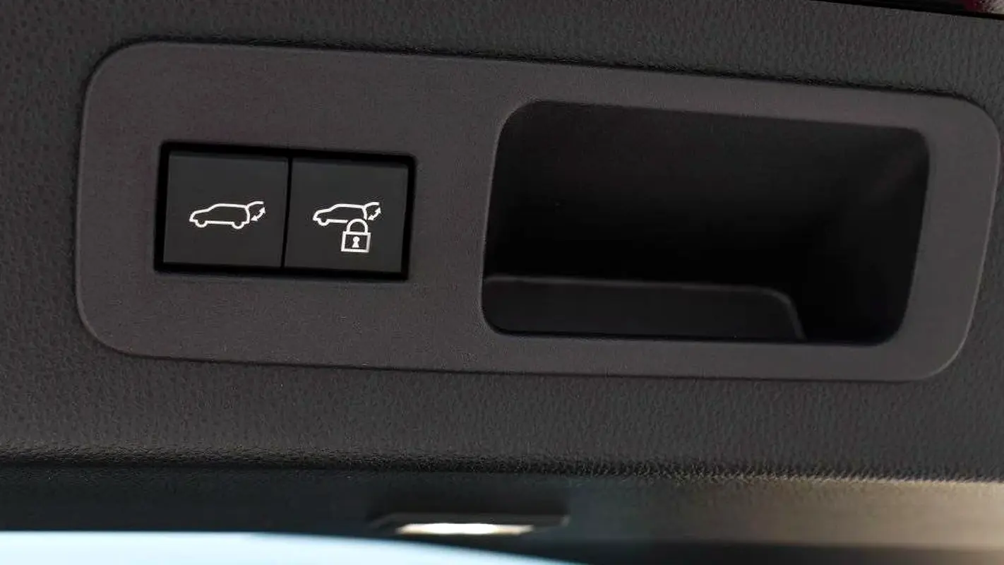 واردات Lexus LX Series 2026 از دبی — منطقه آزاد کیش و قشم — خودرو Lexus — تصویر 9