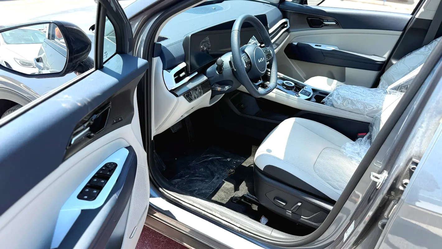 واردات Kia Sportage 2025 از دبی — منطقه آزاد کیش و قشم — خودرو Kia — تصویر 17