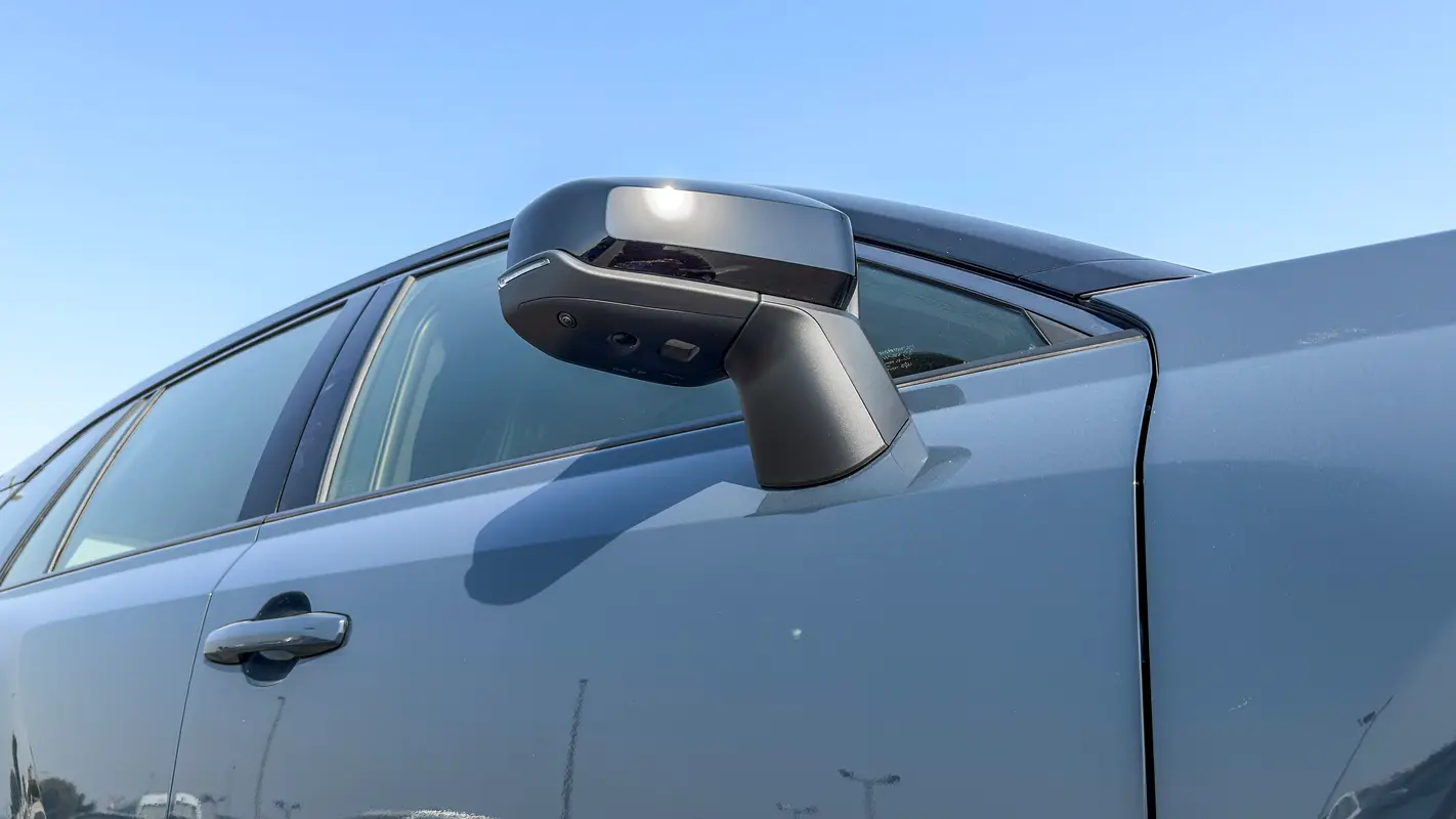 واردات Toyota RAV 4 2026 از دبی — منطقه آزاد کیش و قشم — خودرو Toyota — تصویر 8