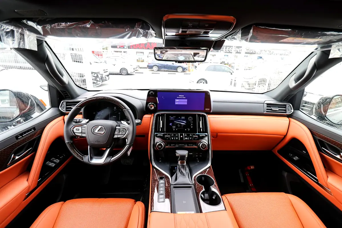 واردات Lexus LX Series 2026 از دبی — منطقه آزاد کیش و قشم — خودرو Lexus — تصویر 6