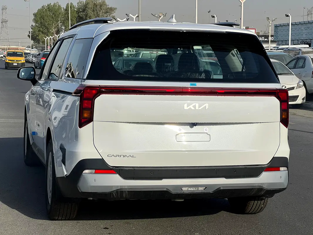 واردات Kia Carnival 2025 از دبی — منطقه آزاد کیش و قشم — خودرو Kia — تصویر 8