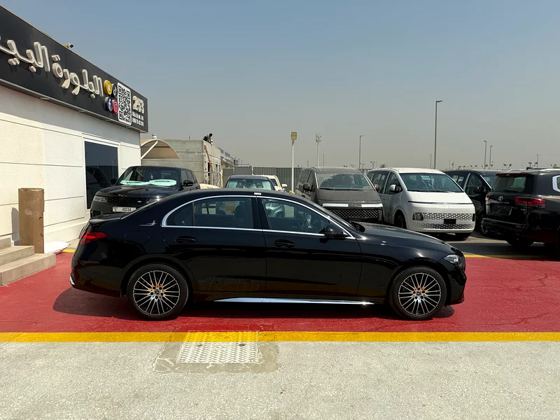 واردات Mercedes-Benz C Class 2025 از دبی — منطقه آزاد کیش و قشم — خودرو Mercedes-Benz — تصویر 7