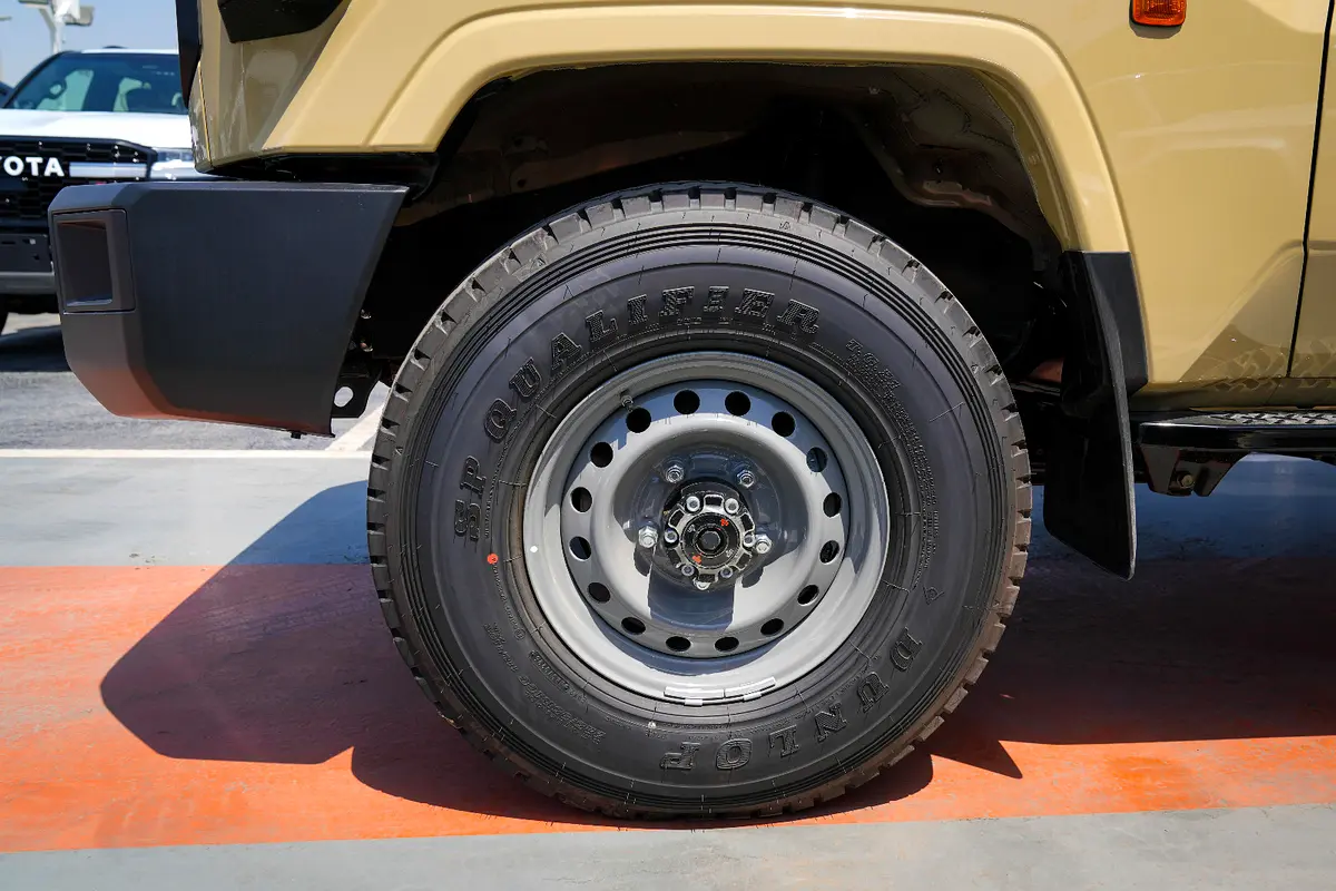 واردات Toyota Land Cruiser 70 Series 2026 از دبی — منطقه آزاد کیش و قشم — خودرو Toyota — تصویر 11