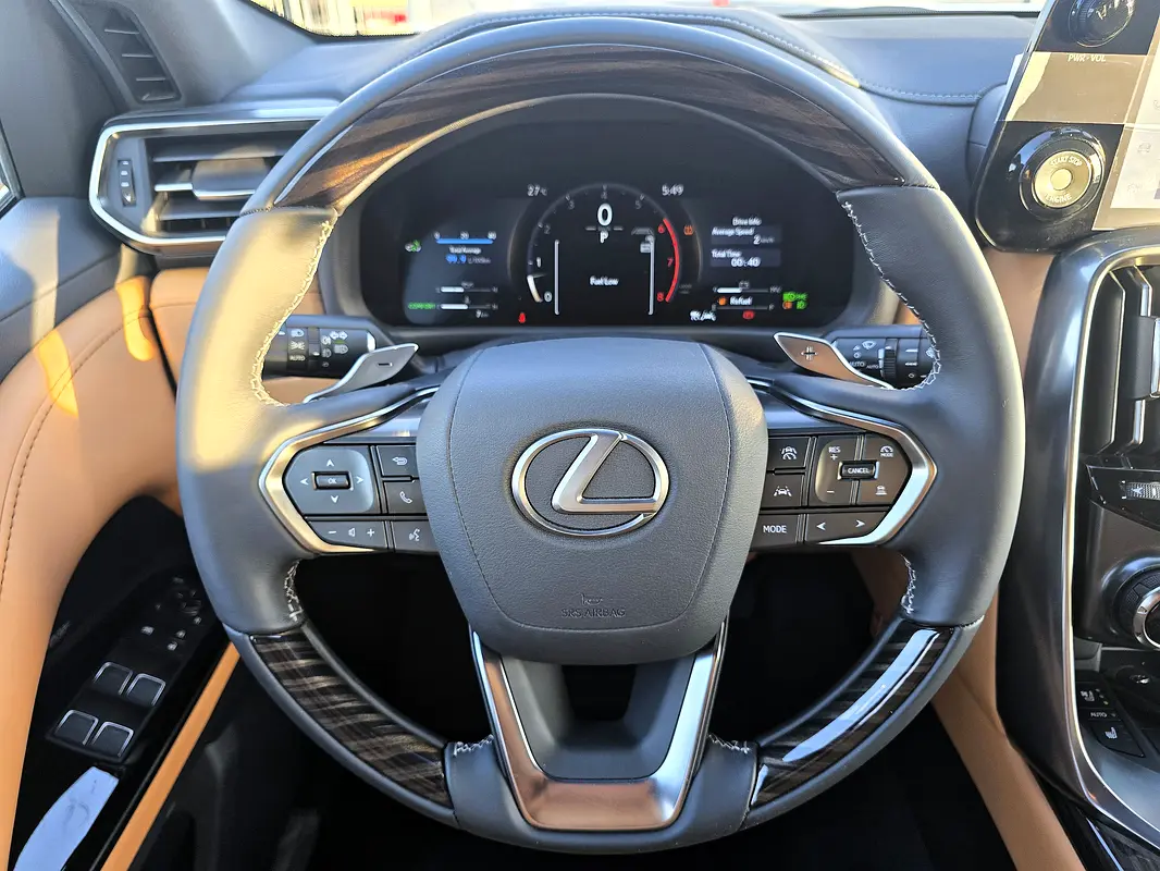 واردات Lexus LX Series 2026 از دبی — منطقه آزاد کیش و قشم — خودرو Lexus — تصویر 10