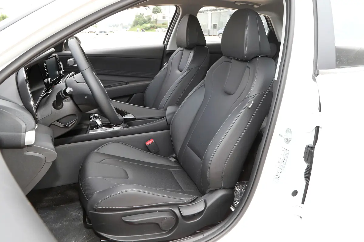 واردات Hyundai Elantra 2025 از دبی — منطقه آزاد کیش و قشم — خودرو Hyundai — تصویر 6