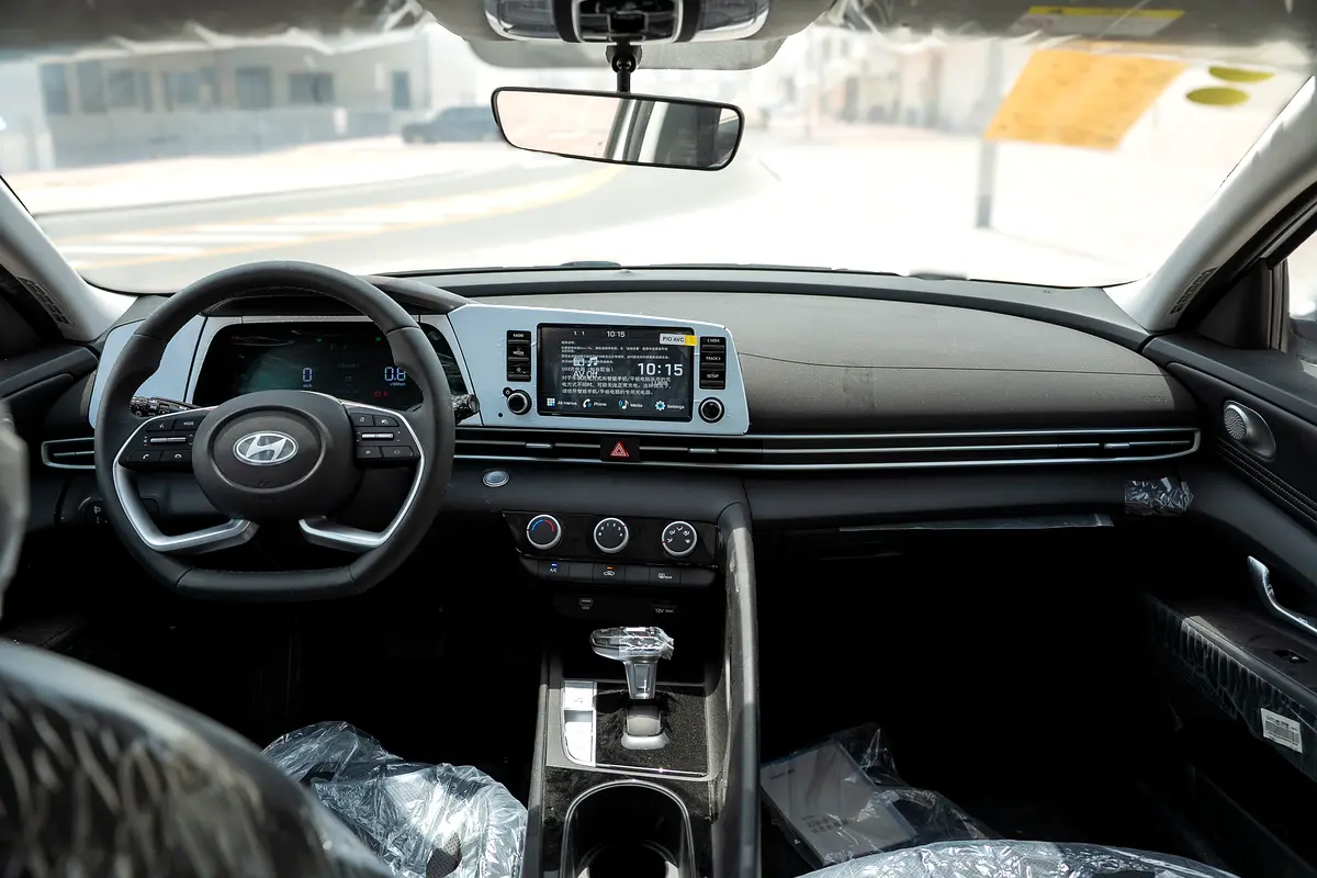 واردات Hyundai Elantra 2025 از دبی — منطقه آزاد کیش و قشم — خودرو Hyundai — تصویر 13