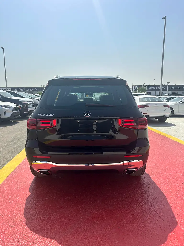 واردات Mercedes-Benz GLB Class 2025 از دبی — منطقه آزاد کیش و قشم — خودرو Mercedes-Benz — تصویر 3