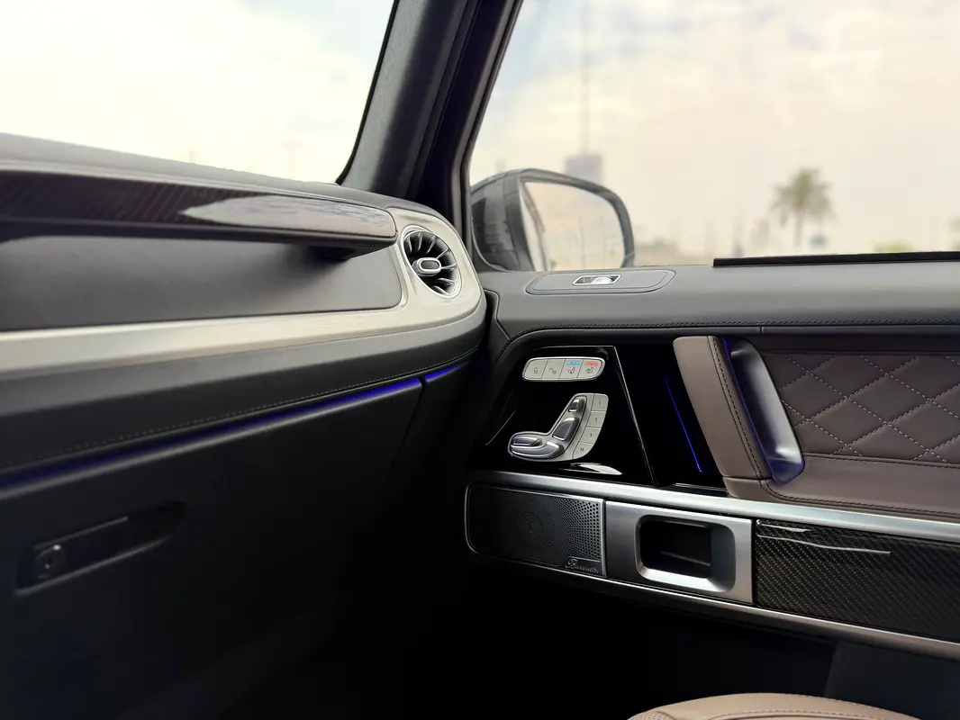 واردات Mercedes-Benz G Class 2024 از دبی — منطقه آزاد کیش و قشم — خودرو Mercedes-Benz — تصویر 18