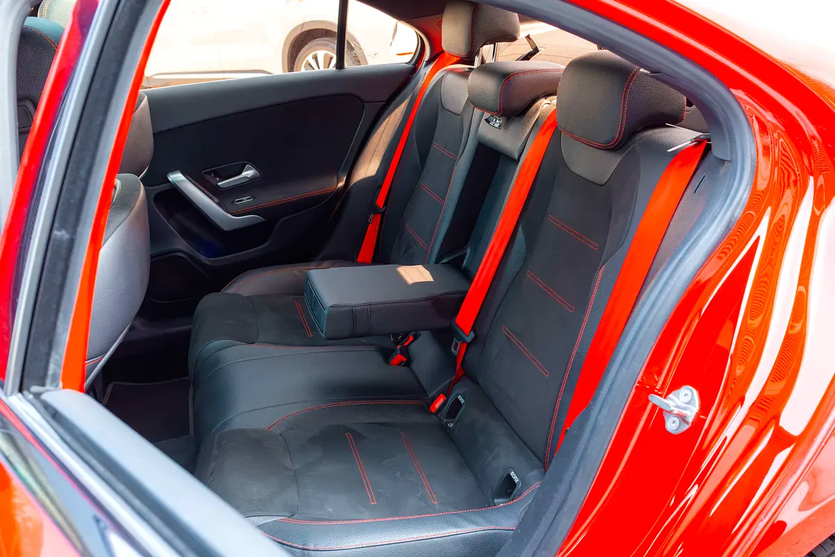واردات Mercedes-Benz A Class 2020 از دبی — منطقه آزاد کیش و قشم — خودرو Mercedes-Benz — تصویر 18